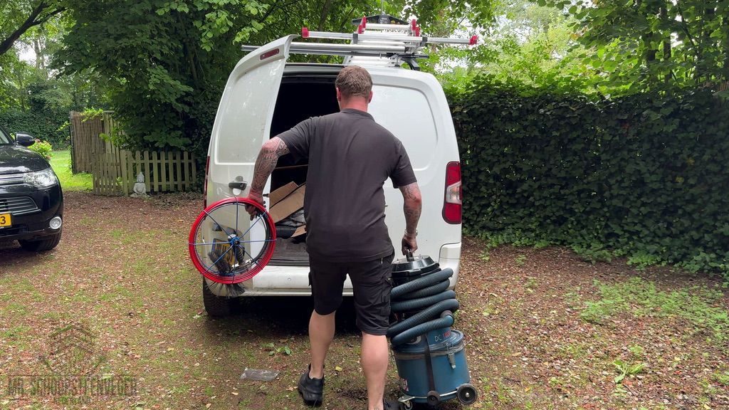 Schoorsteen onderhoud Veghel ladder bus Schoorsteen onderhoud Veghel ladder bus